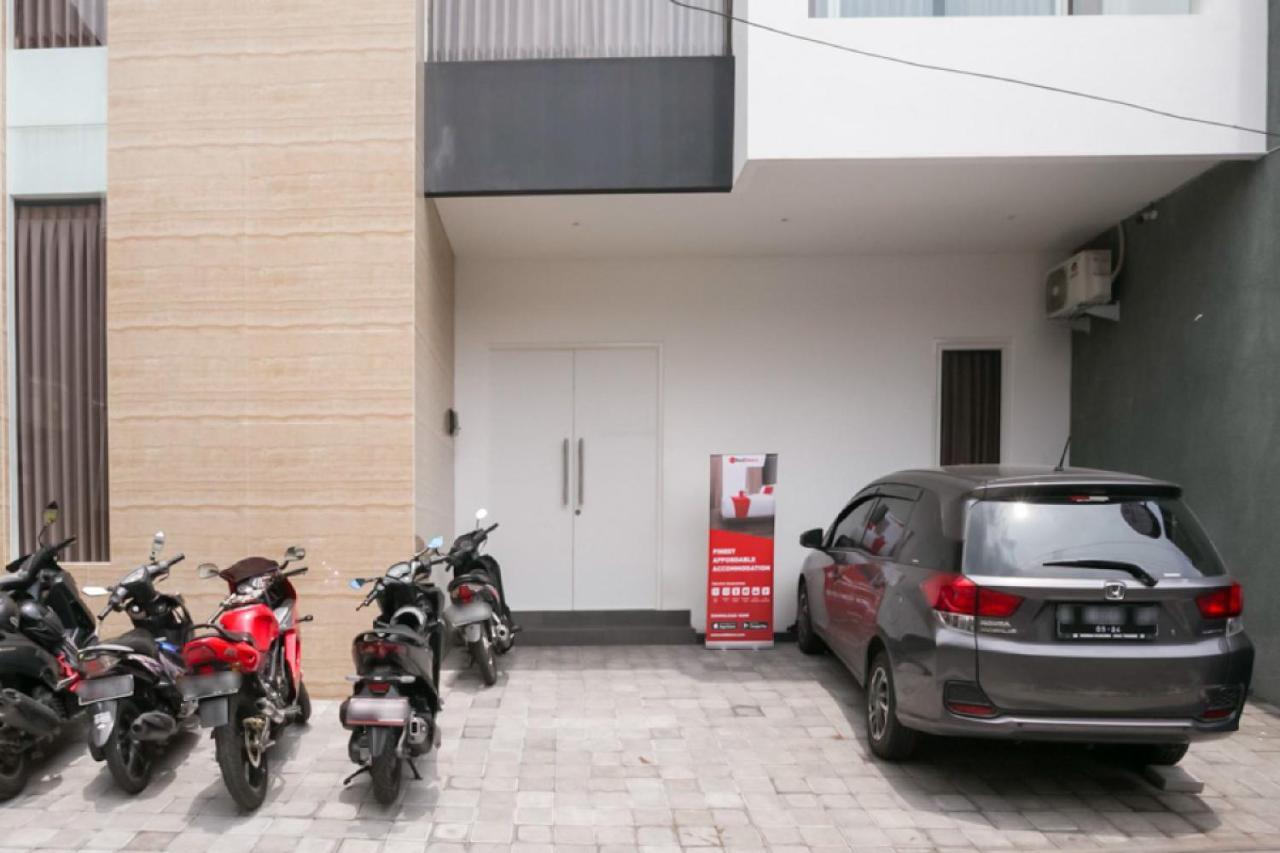 Хостел Reddoorz Syariah Near Lapangan Pancasila Simpang Lima Семаранг Экстерьер фото